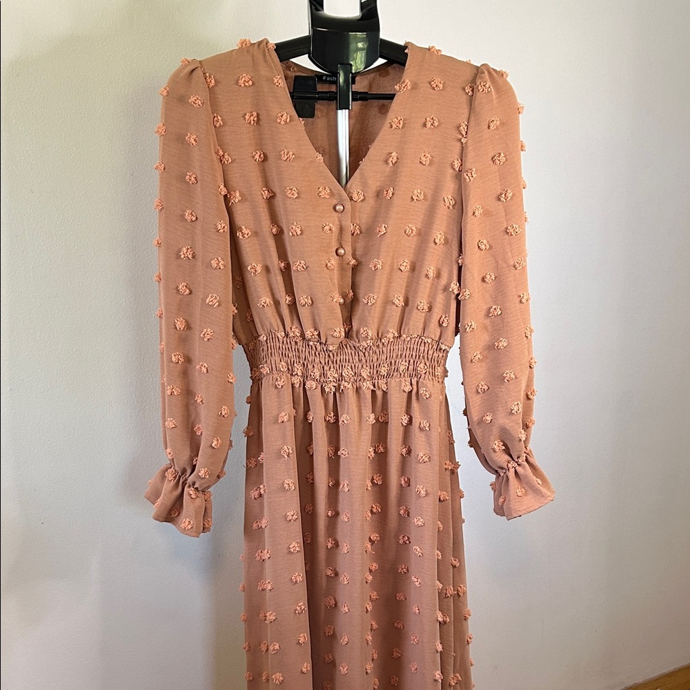 Elegant Long Sleeve Textured Dress in Peach